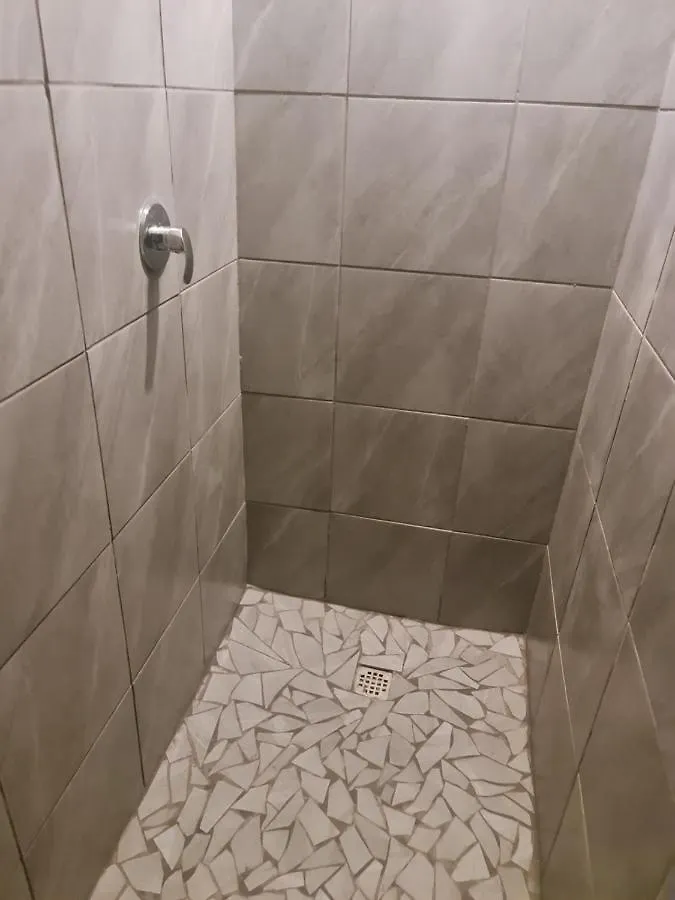 Βίλα Hasate Guest House 13 Louwville Street Belliville Cape Town South Africa